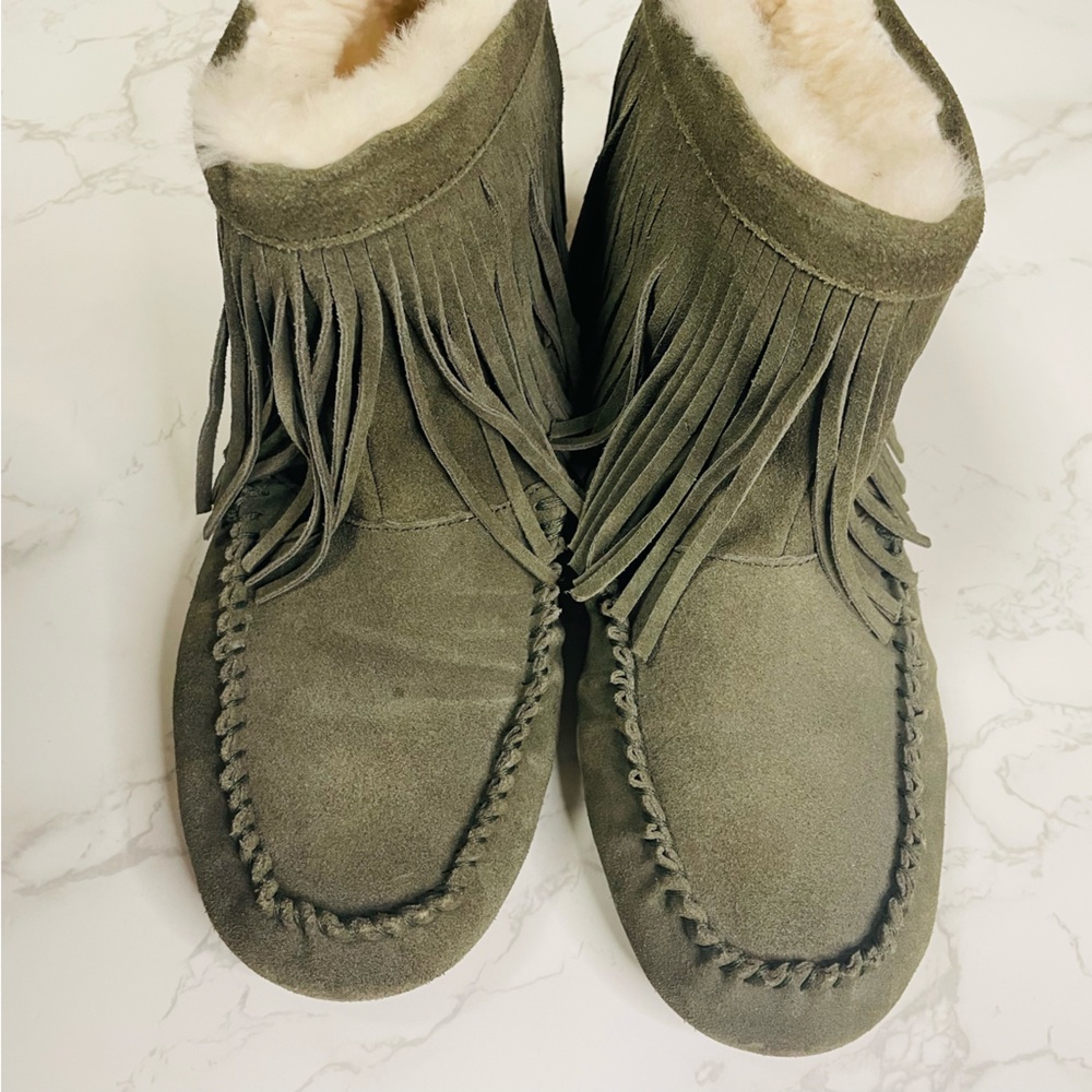 EMU Australia Green Cayote Sheepskin Suede Fringe Mini Boots | Size 8 - Picture 5 of 11